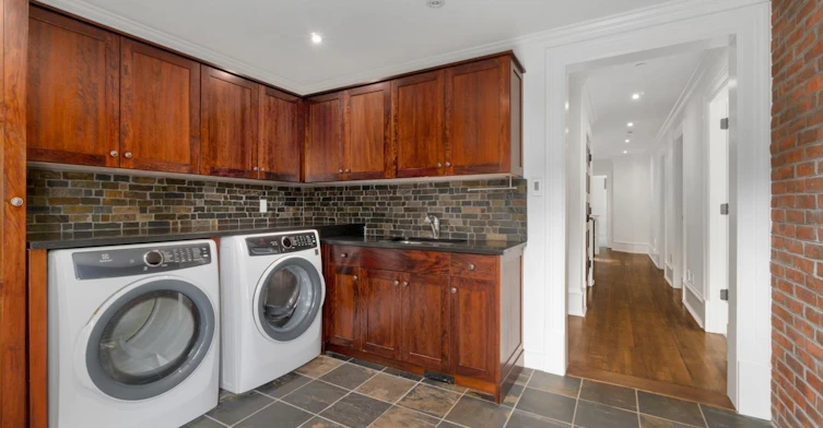 4588 W 2nd Avenue, Vancouver, BC, V6R 1K9 - 24