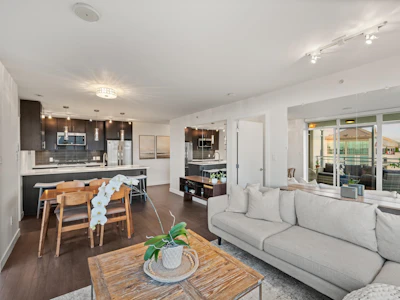 2101-608 Belmont Street - 5
