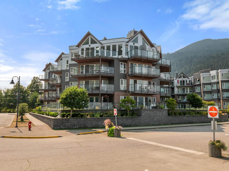 315-378 Esplanade Avenue, Harrison Hot Springs, BC, V0M 1K0