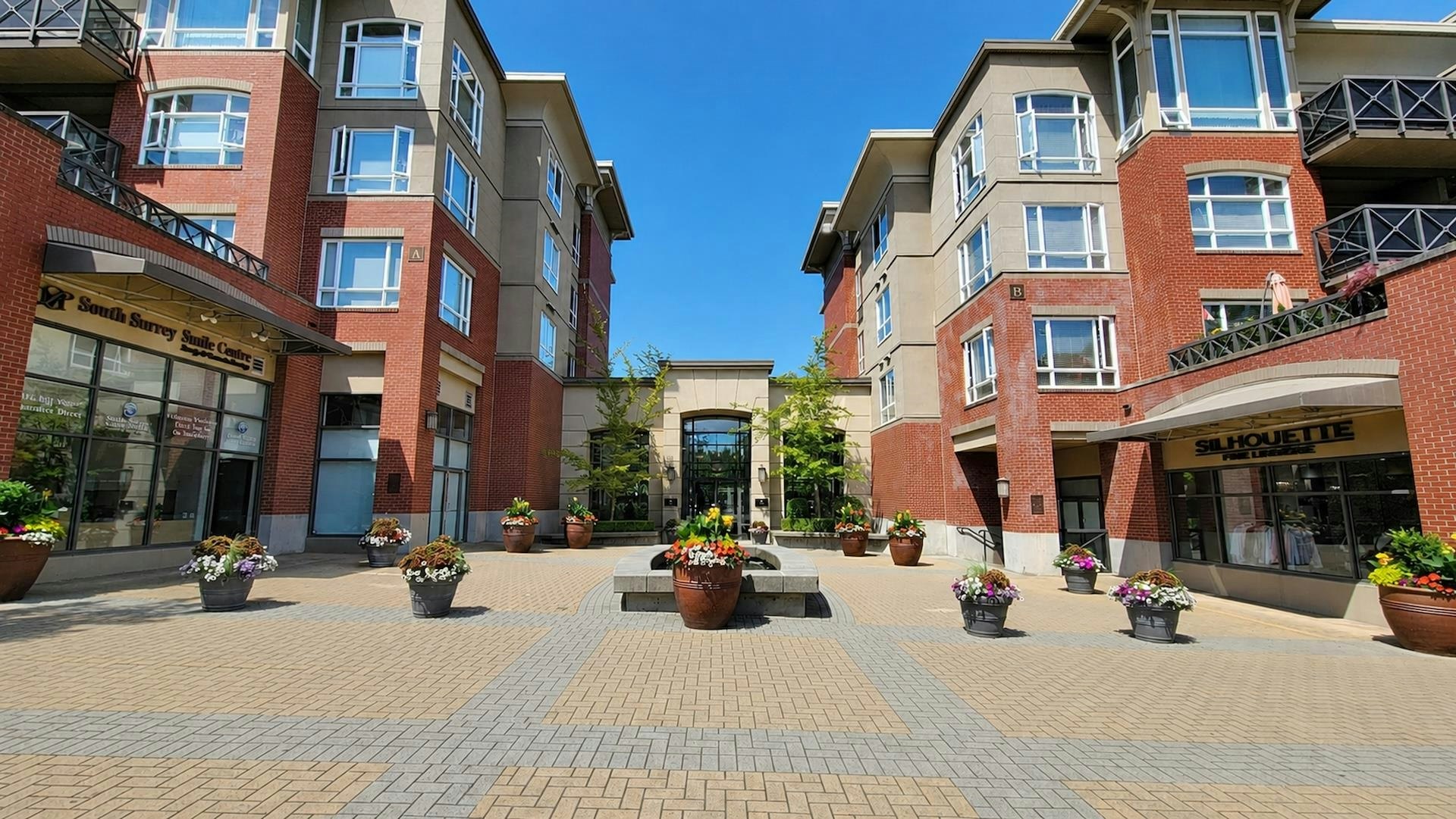 217-2970 King George Boulevard, Surrey, BC, V4P 0E6