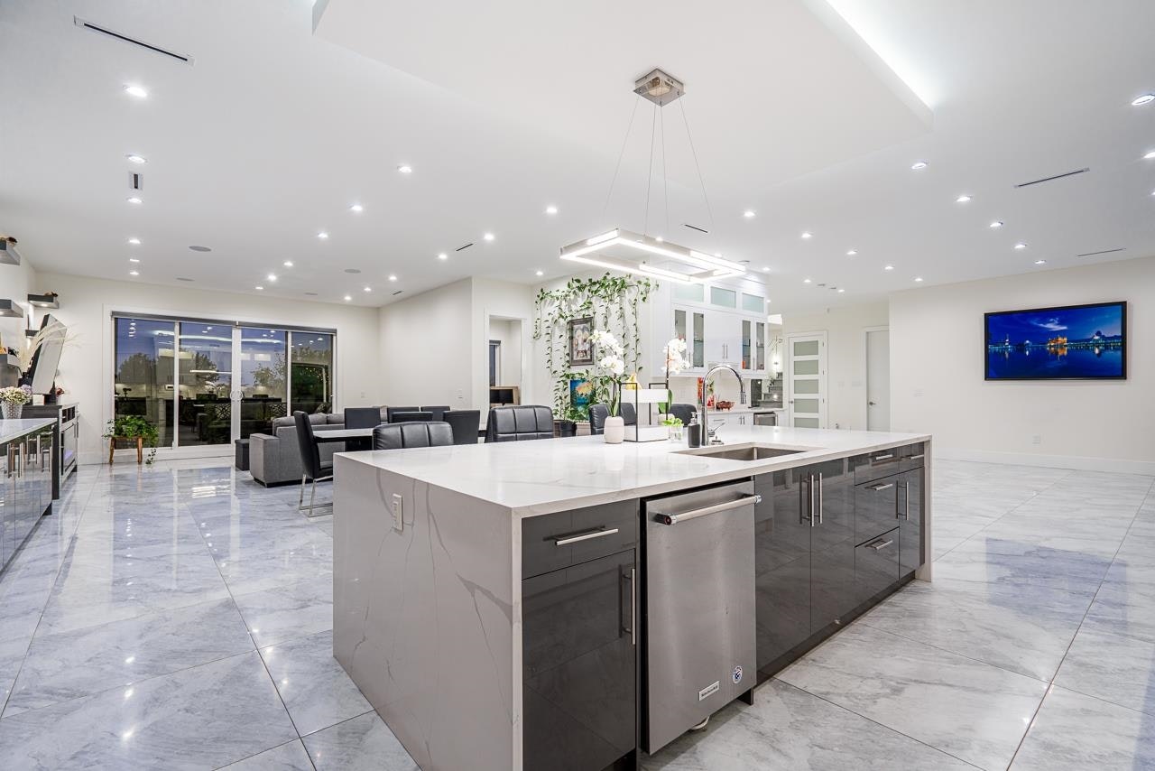 10490 125a Street, Surrey, BC, V3V 5A3 - 10