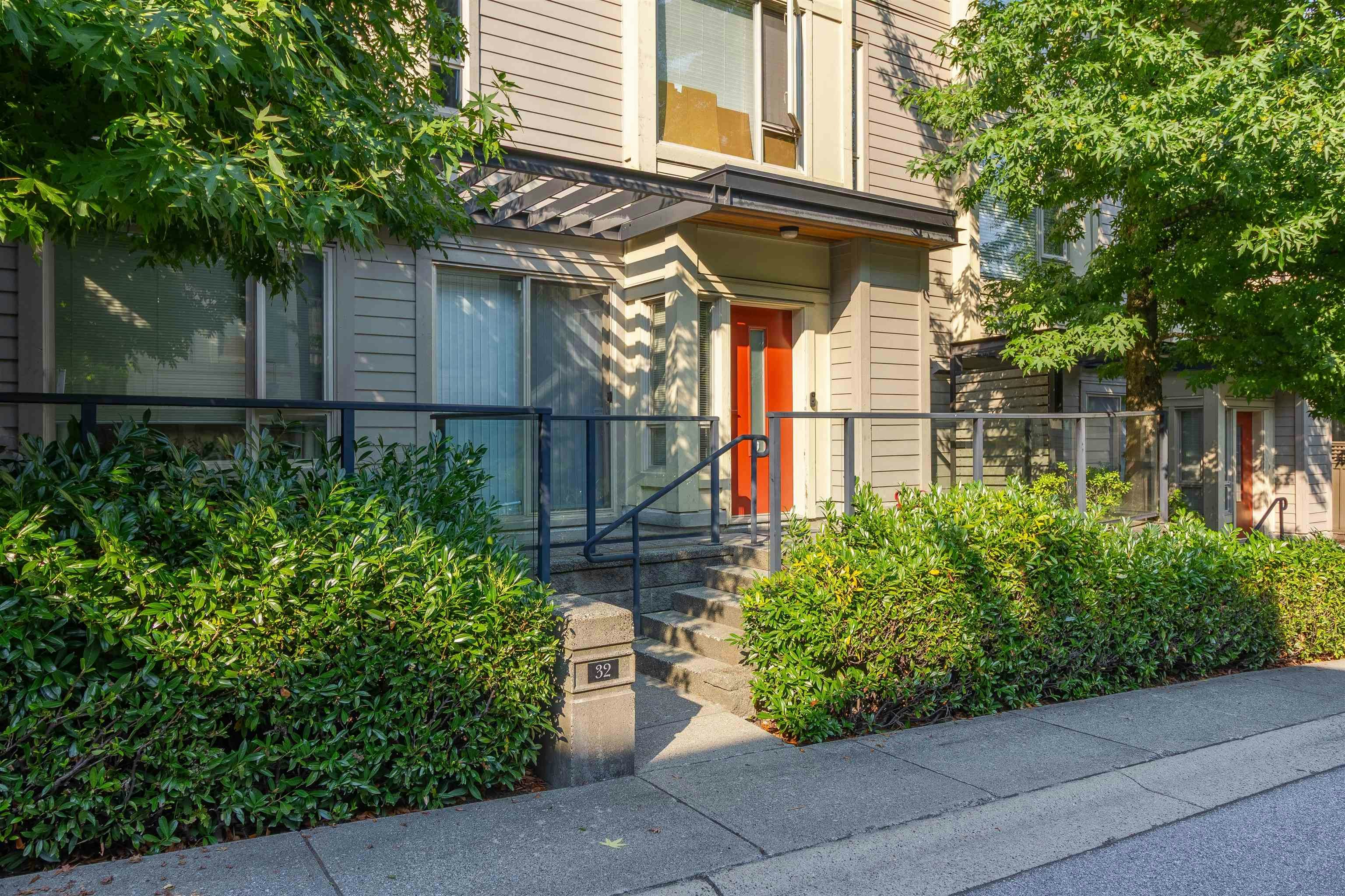 32-9229 University Crescent, Burnaby, BC, V5A 4Z2
