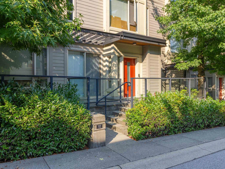 32-9229 University Crescent, Burnaby, BC, V5A 4Z2