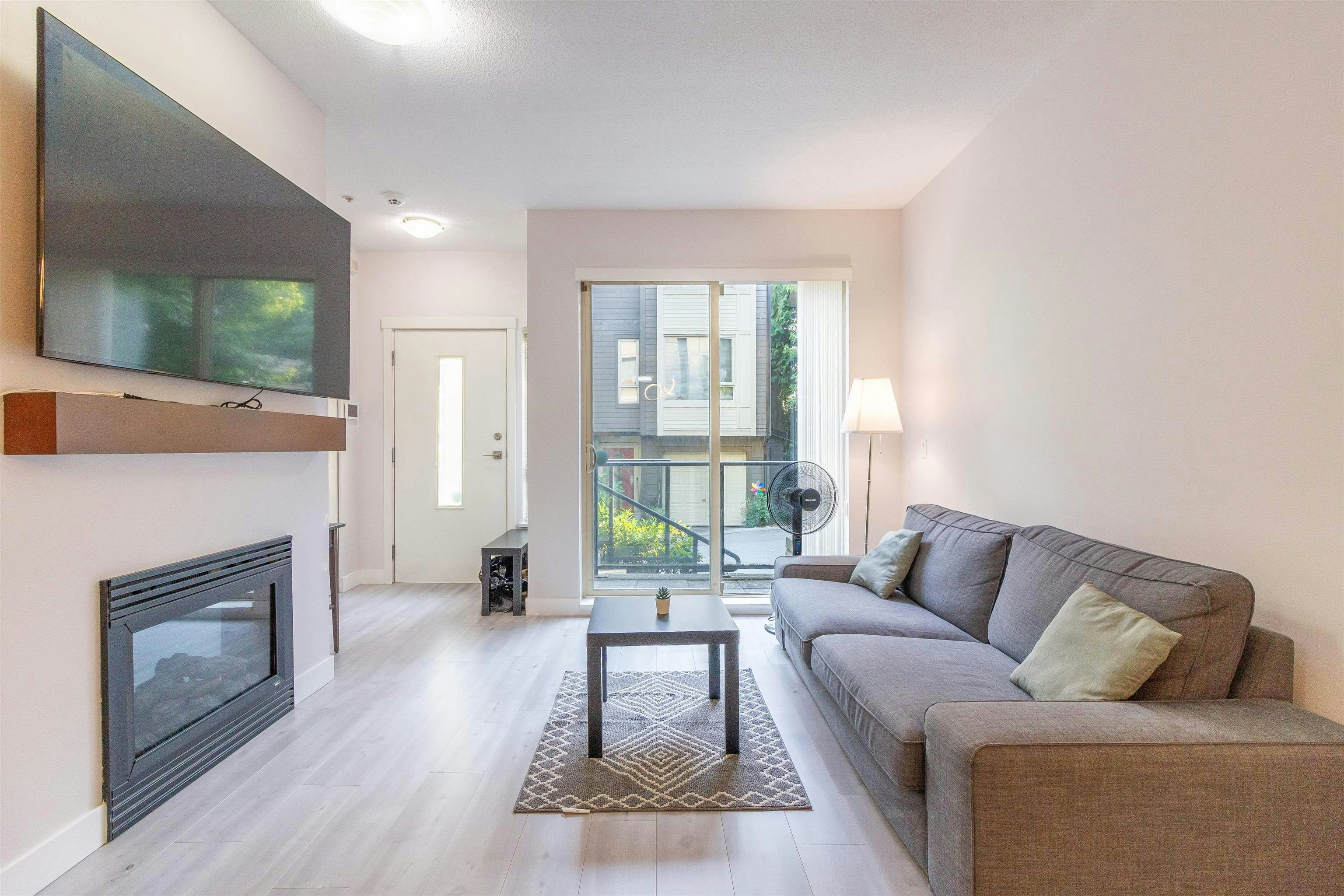 32-9229 University Crescent, Burnaby, BC, V5A 4Z2 - 3