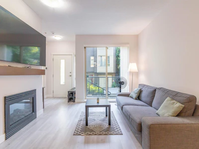 32-9229 University Crescent - 3