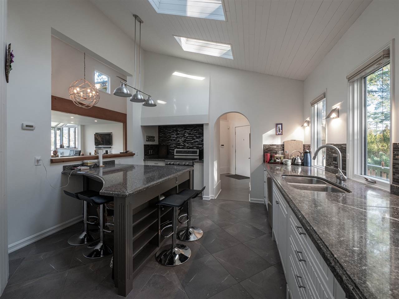 313 Skyline Drive, Gibsons, BC, V0N 1V8 - 14