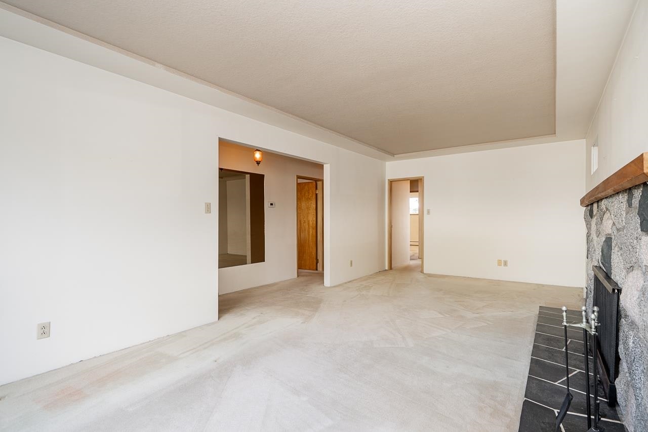 6216 Prince Albert Street - 5