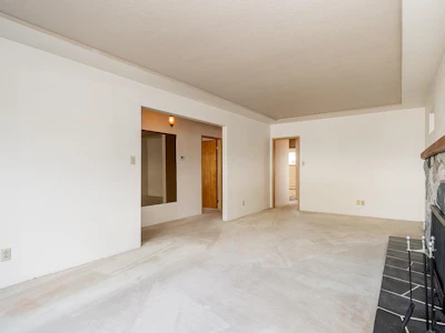6216 Prince Albert Street - 5