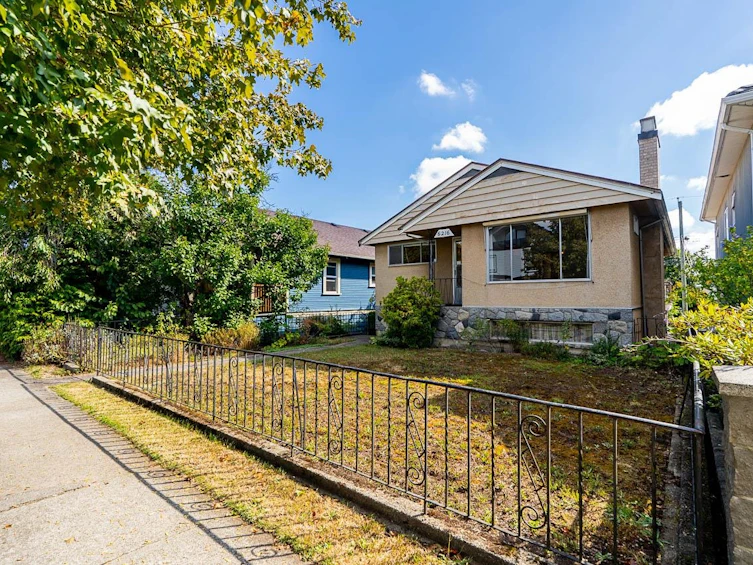 6216 Prince Albert Street, Vancouver, BC, V5W 3E4 - 2
