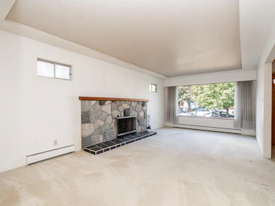 6216 Prince Albert Street - 3