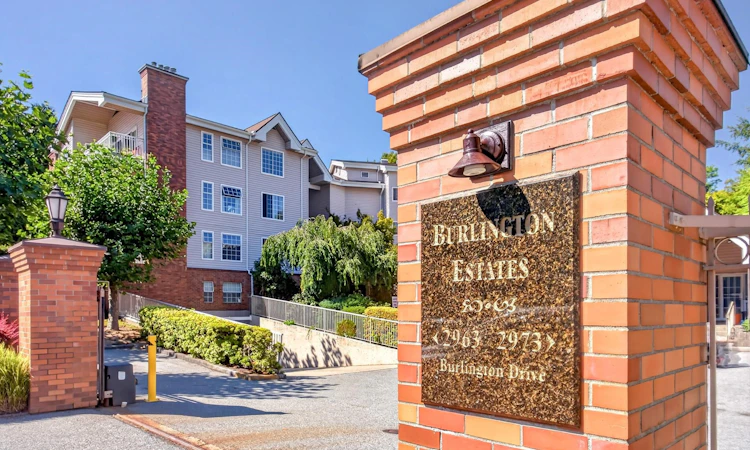 103-2973 Burlington Drive