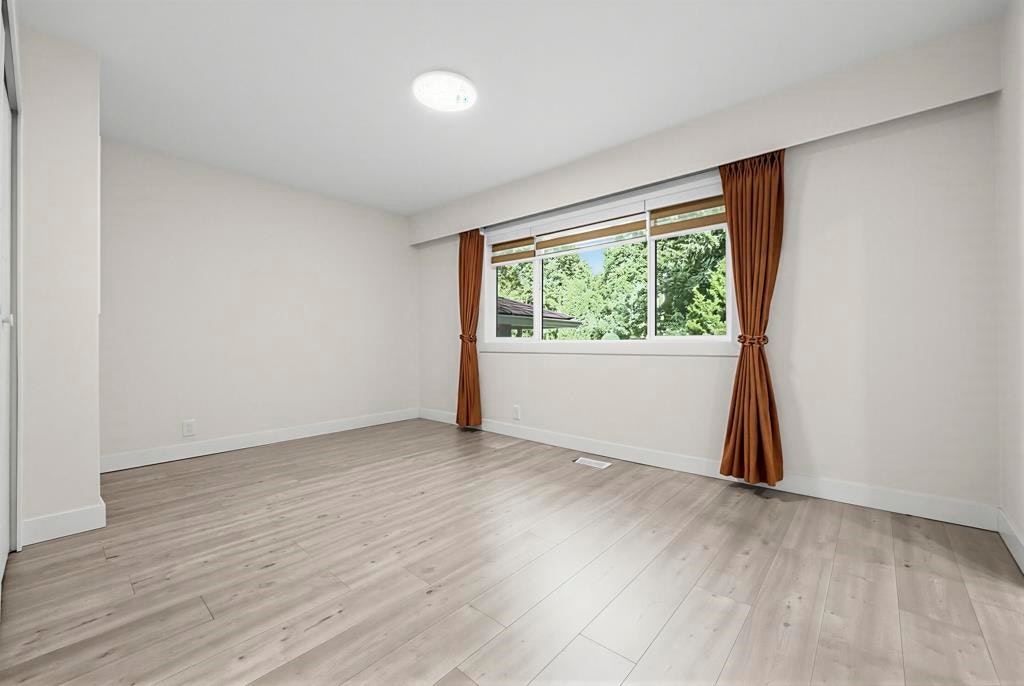 4936 Barker Crescent, Burnaby, BC, V5G 3G5 - 12