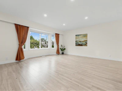4936 Barker Crescent - 3