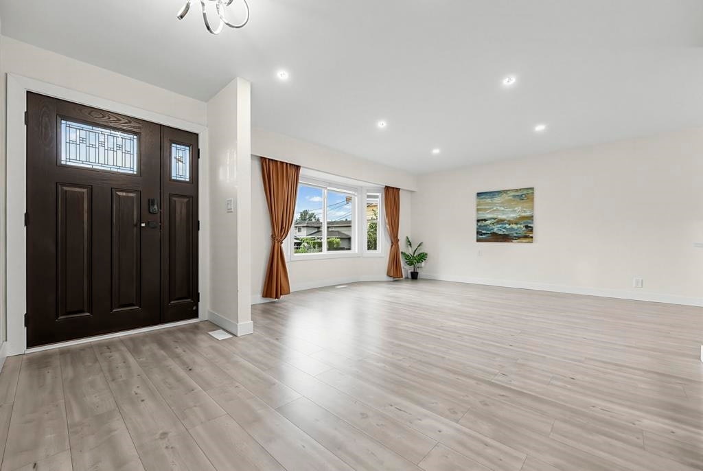 4936 Barker Crescent, Burnaby, BC, V5G 3G5 - 2