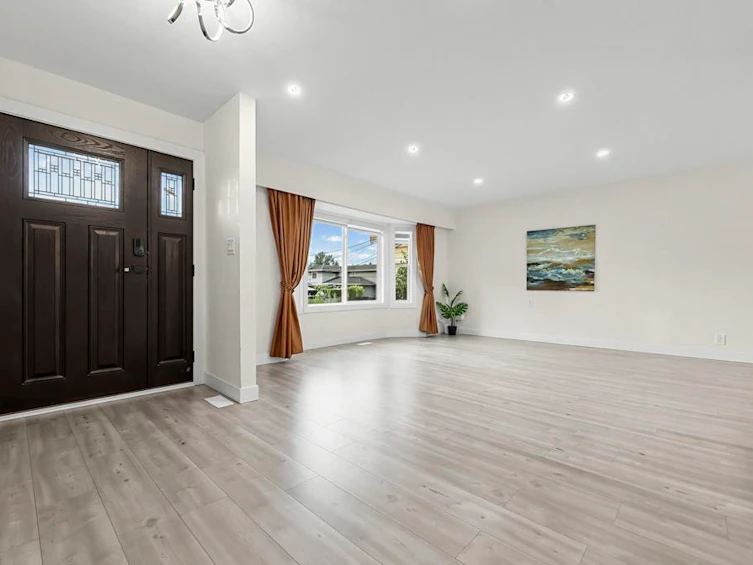 4936 Barker Crescent, Burnaby, BC, V5G 3G5 - 2