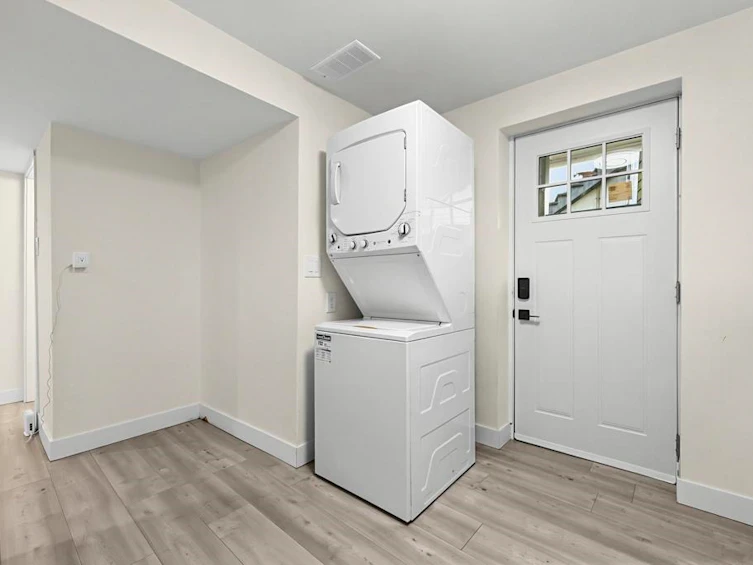 4936 Barker Crescent, Burnaby, BC, V5G 3G5 - 21