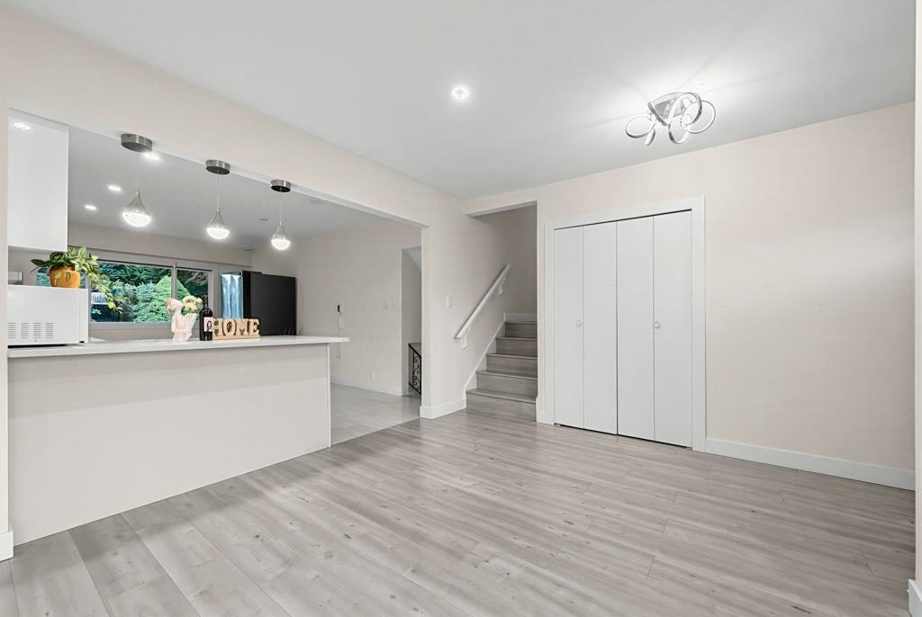 4936 Barker Crescent, Burnaby, BC, V5G 3G5 - 11