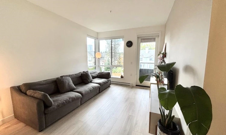 317-7579 16th Street