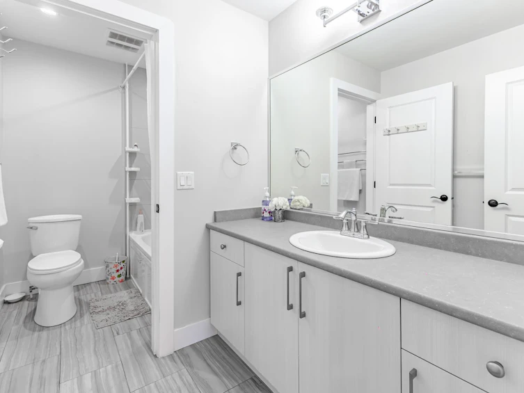 7535 Burgess Street, Burnaby, BC, V3N 3H9 - 18