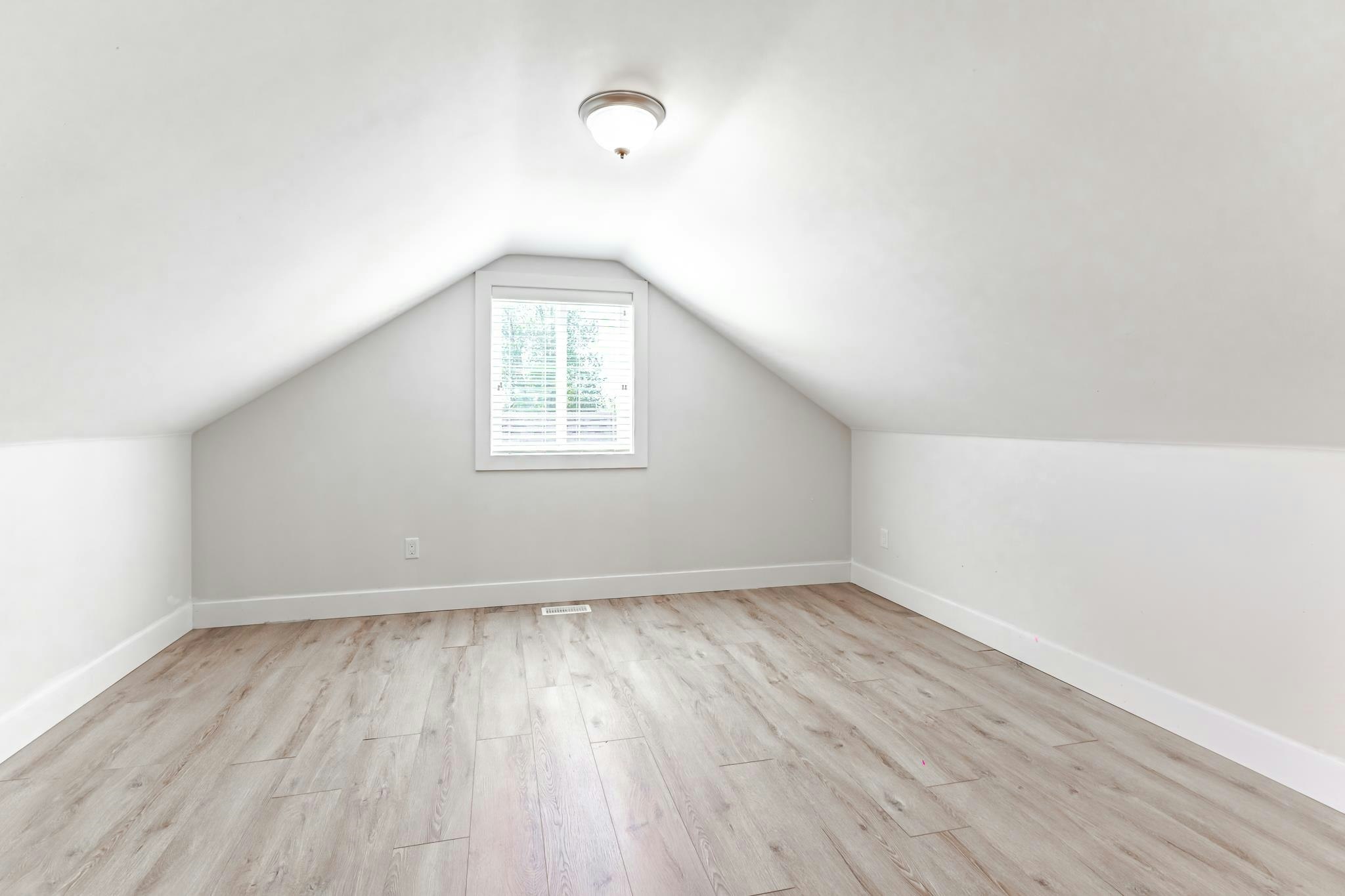 7535 Burgess Street, Burnaby, BC, V3N 3H9 - 20