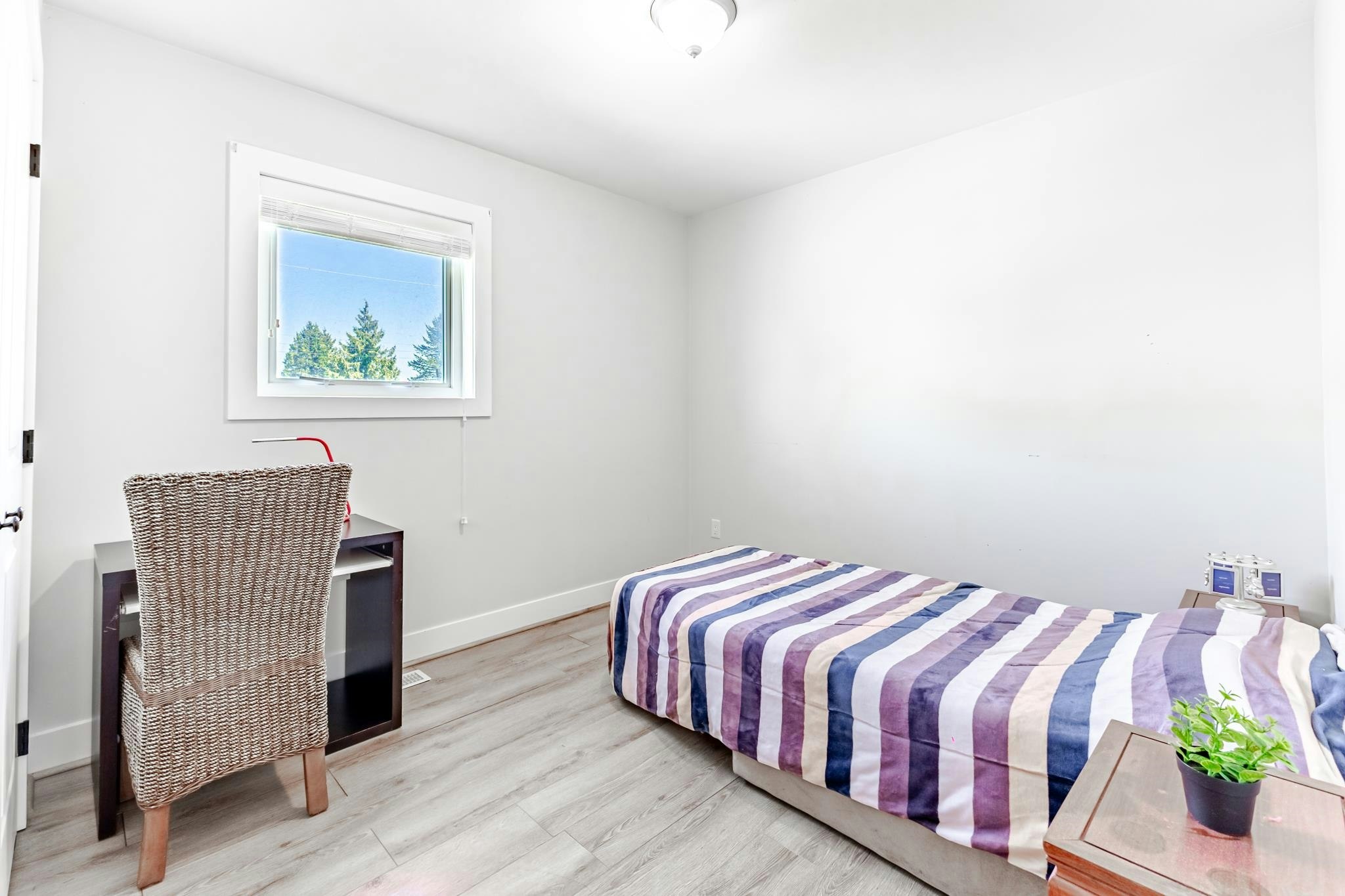 7535 Burgess Street, Burnaby, BC, V3N 3H9 - 17