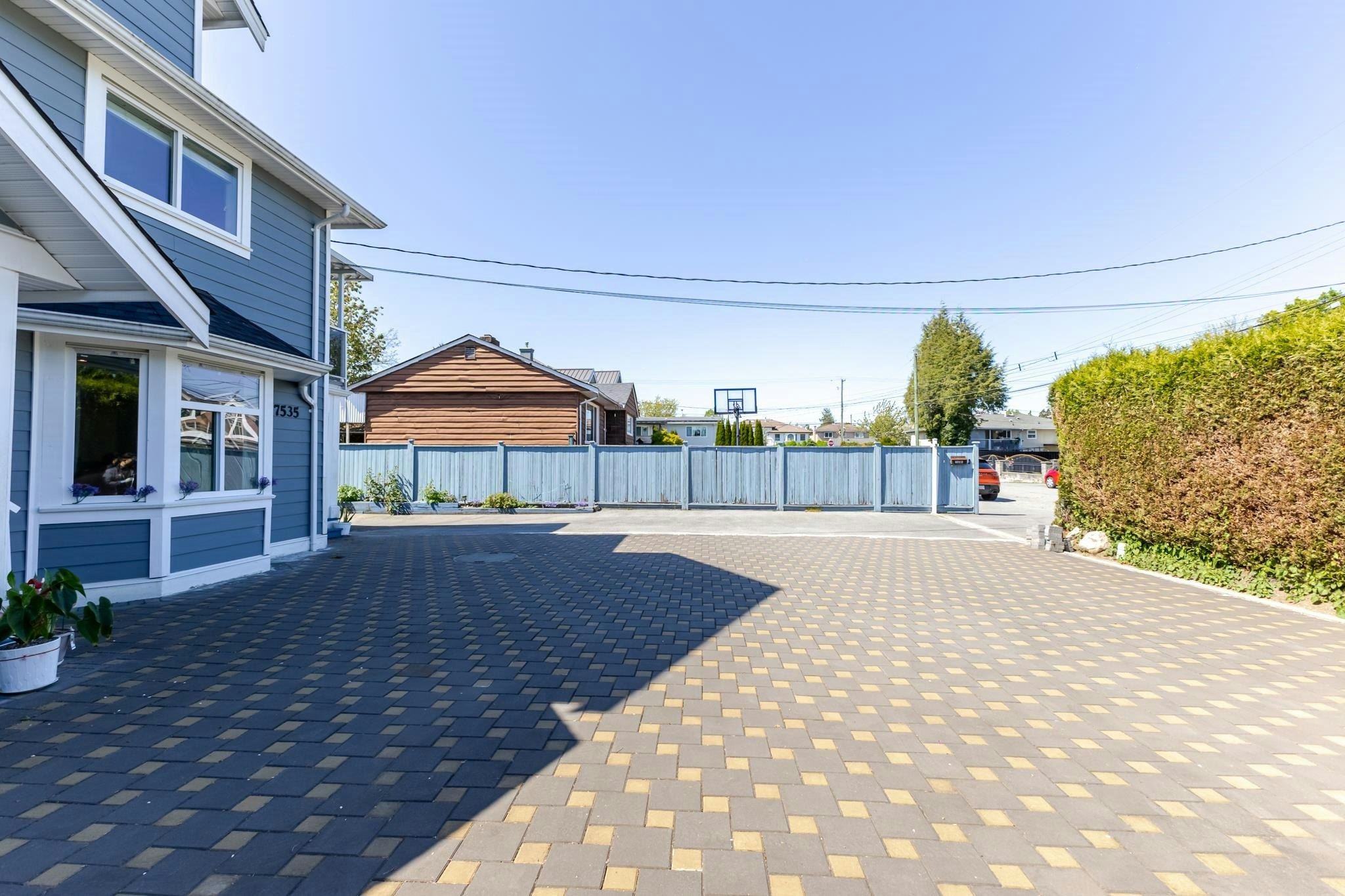 7535 Burgess Street, Burnaby, BC, V3N 3H9 - 30