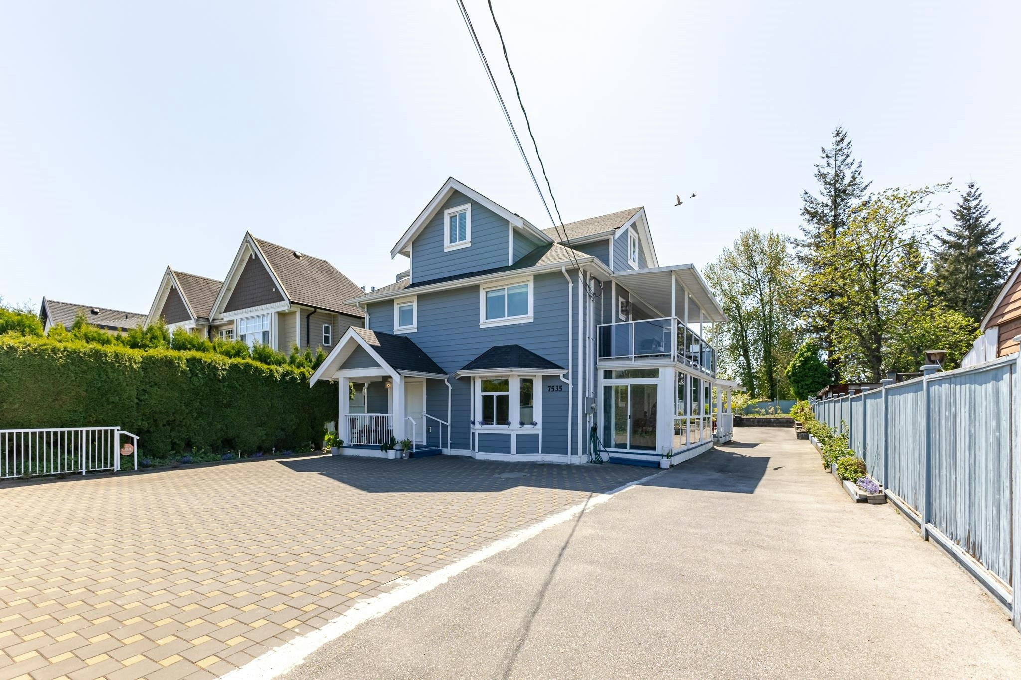 7535 Burgess Street, Burnaby, BC, V3N 3H9 - 2