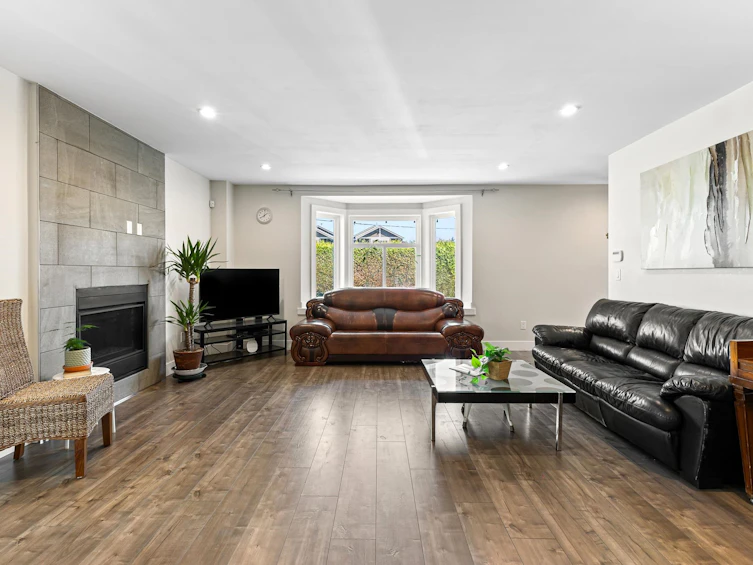 7535 Burgess Street, Burnaby, BC, V3N 3H9 - 5