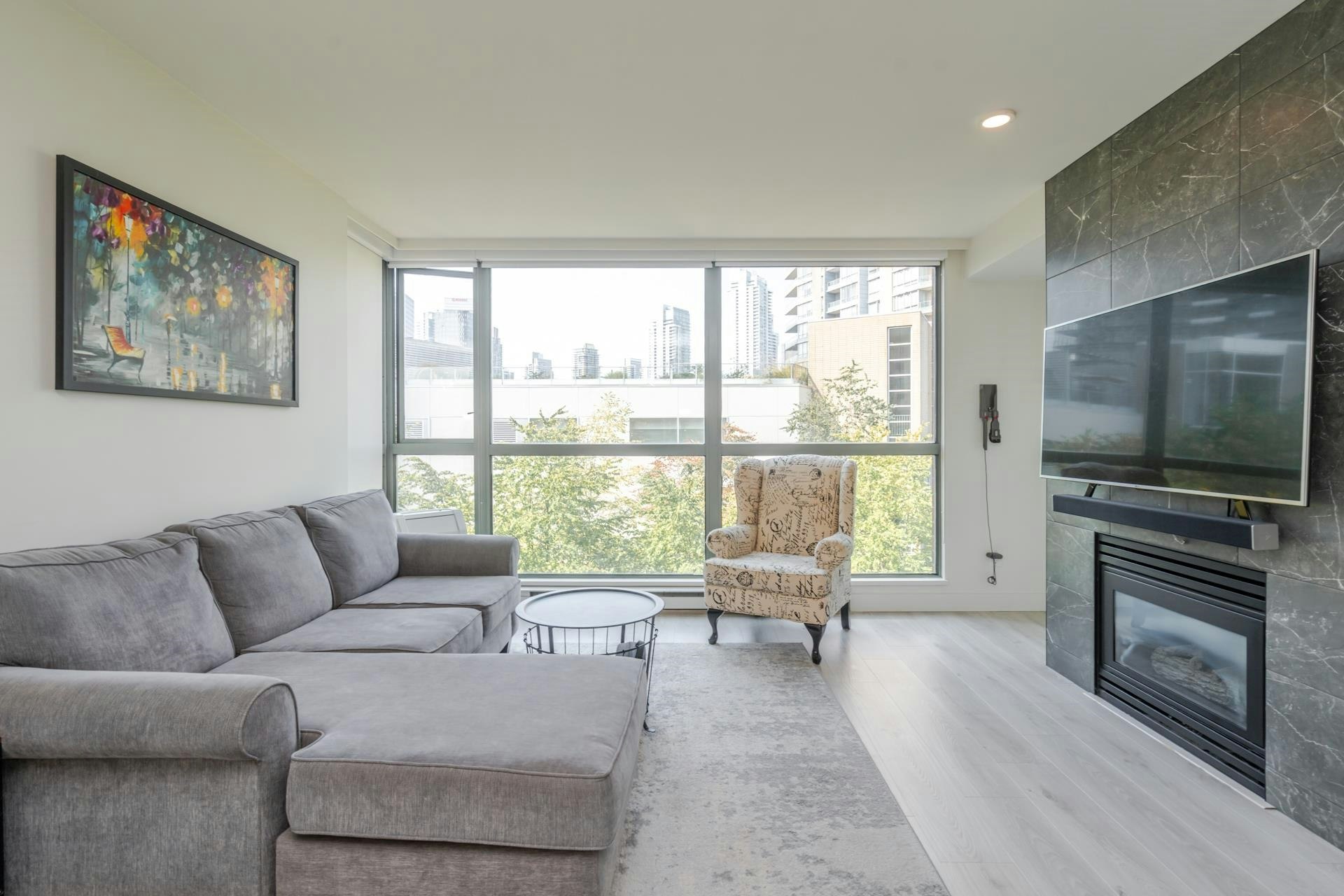 602-4888 Hazel Street, Burnaby, BC, V5H 4T4