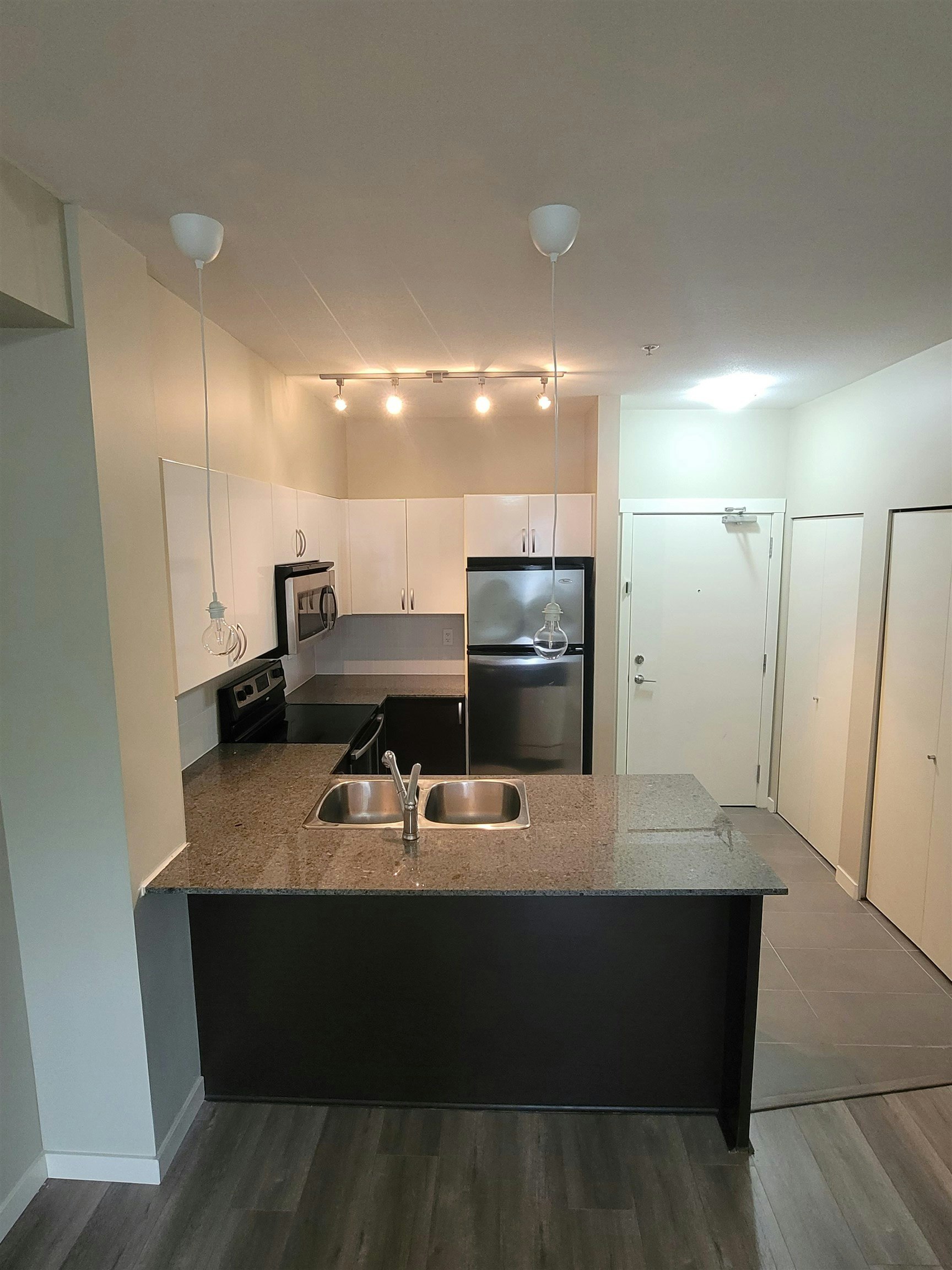 229-13789 107a Street, Surrey, BC, V3T 0B8 - 3