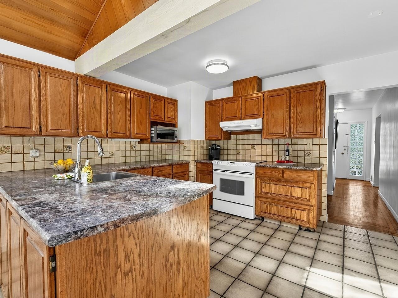 6258 Berwick Street, Burnaby, BC, V5H 1W2 - 11