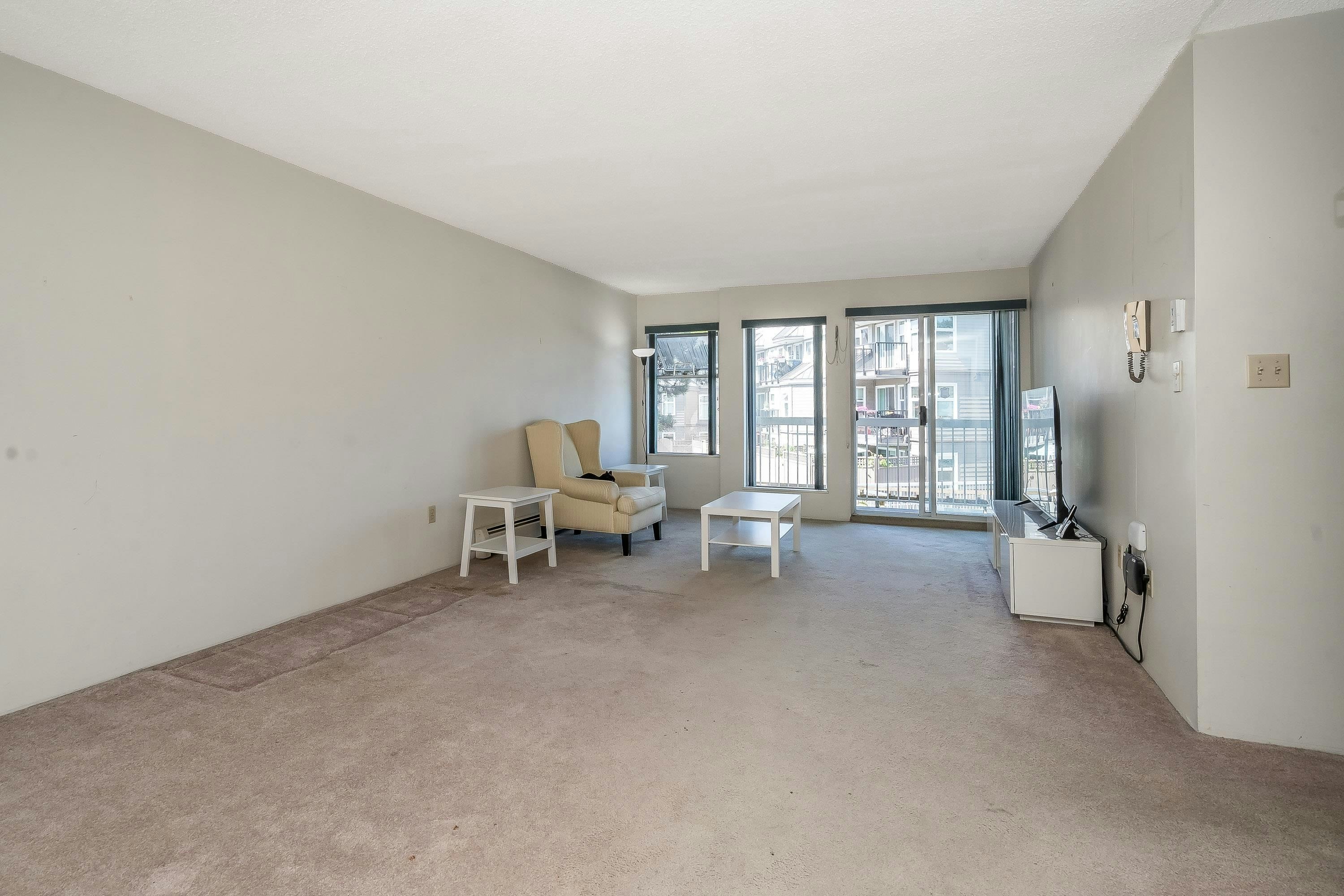 210-1860 E Southmere Crescent - 4