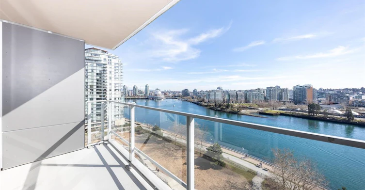 1607-980 Cooperage Way, Vancouver, BC, V6B 0C3 - 2