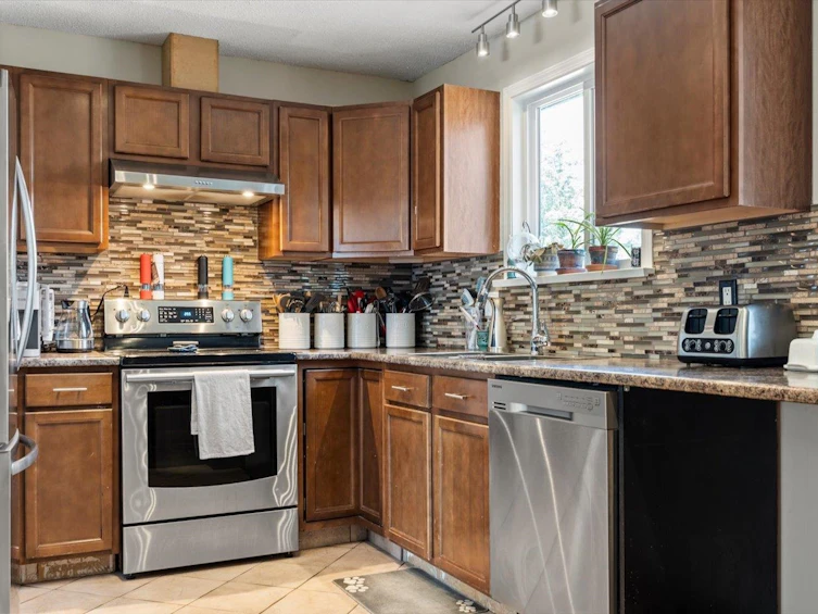 9334 James Street, Chilliwack, BC, V2P 6G9 - 6