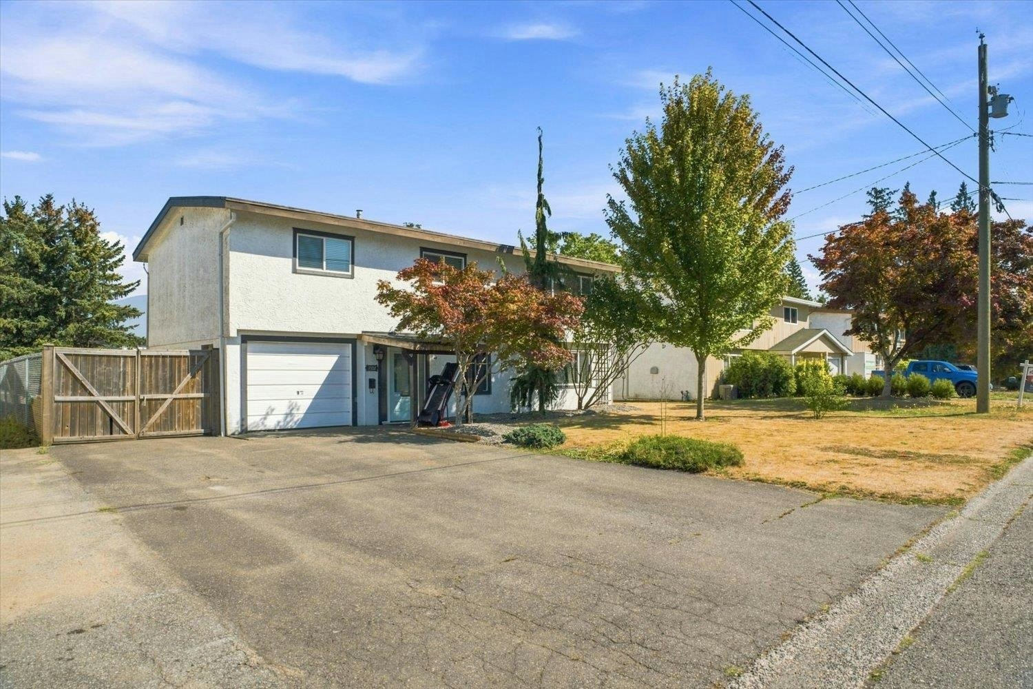 9334 James Street - 3