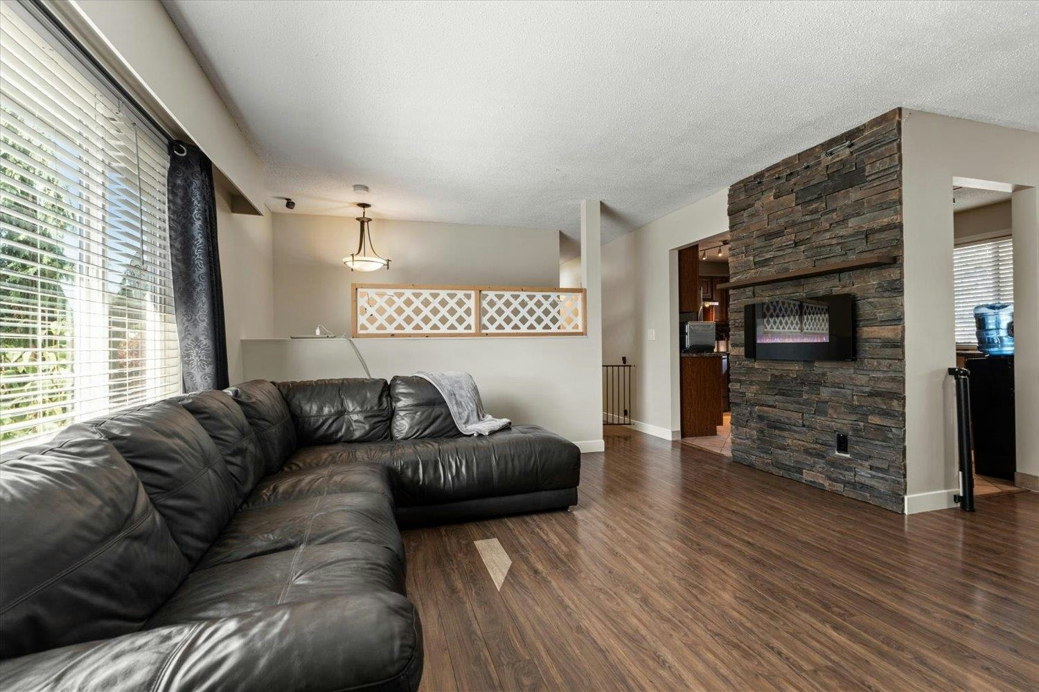 9334 James Street, Chilliwack, BC, V2P 6G9 - 11