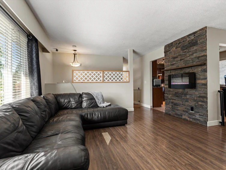 9334 James Street, Chilliwack, BC, V2P 6G9 - 11