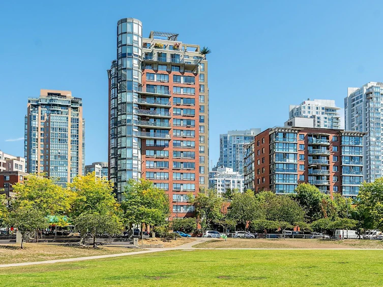 15C-199 Drake Street, Vancouver, BC, V6Z 2T9