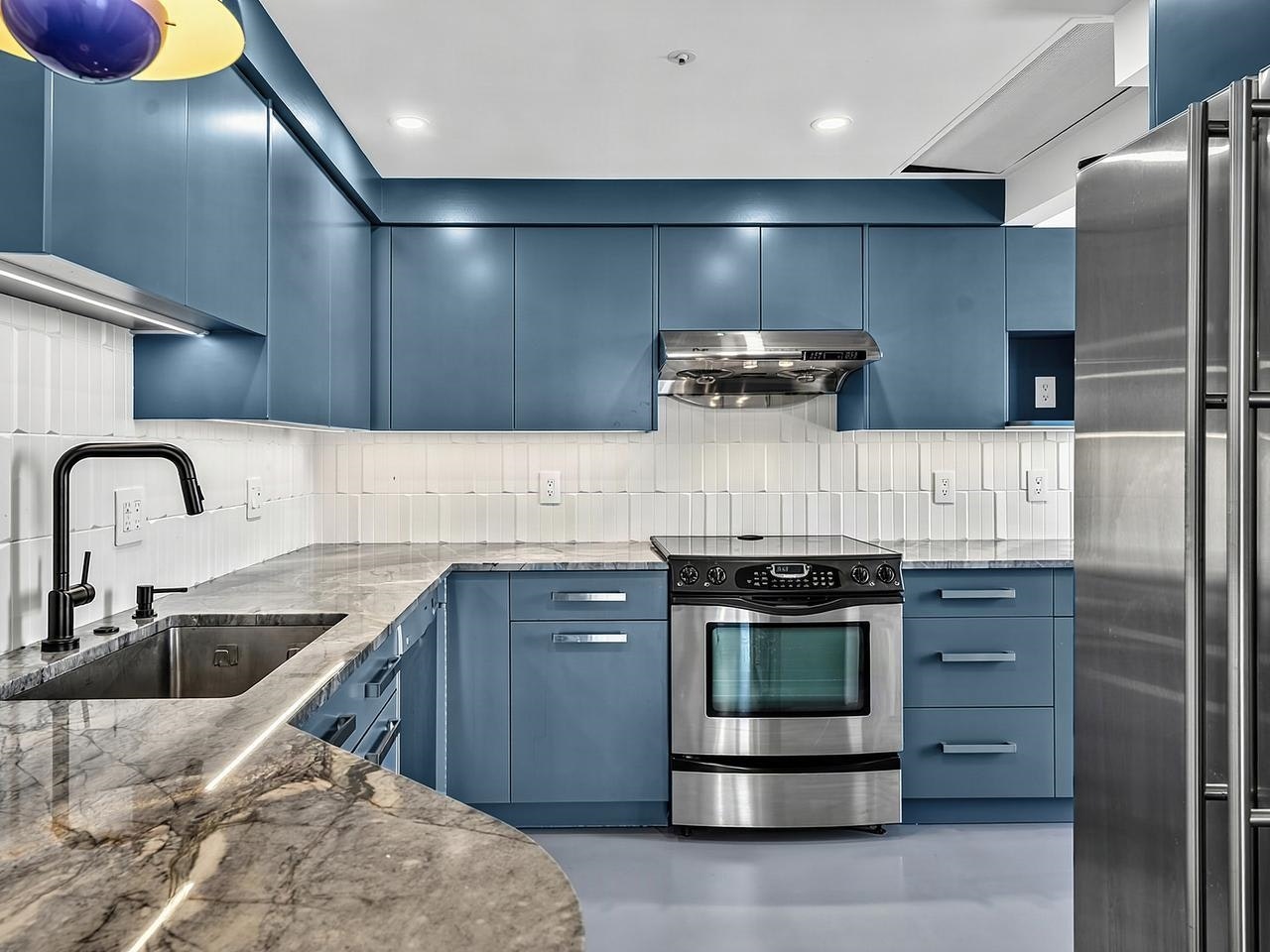 15C-199 Drake Street, Vancouver, BC, V6Z 2T9 - 13