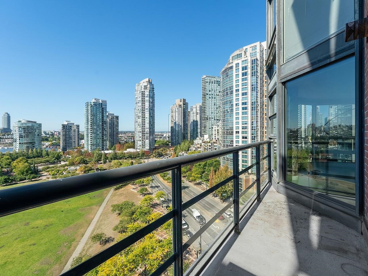 15C-199 Drake Street, Vancouver, BC, V6Z 2T9 - 8
