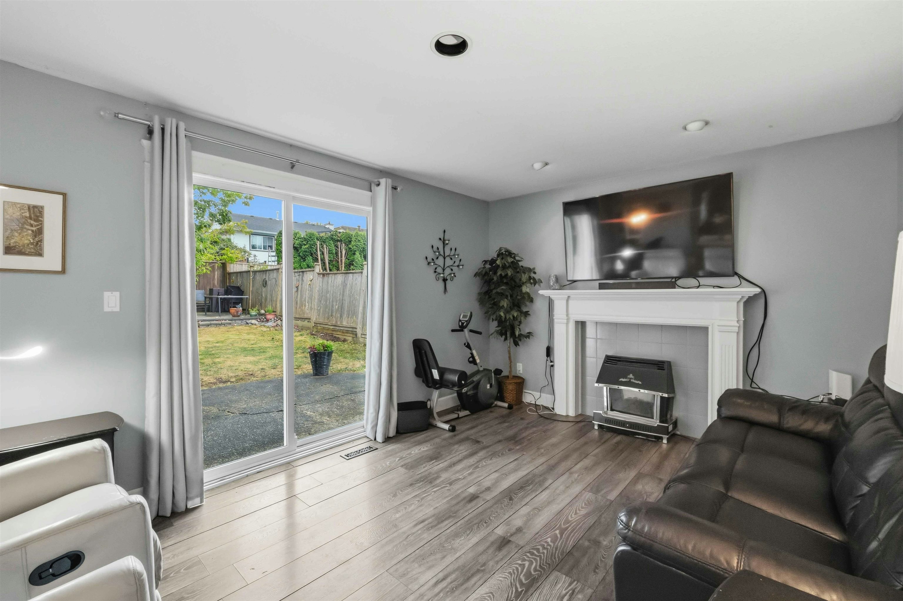 22950 126 Avenue, Maple Ridge, BC, V2X 0S7 - 16