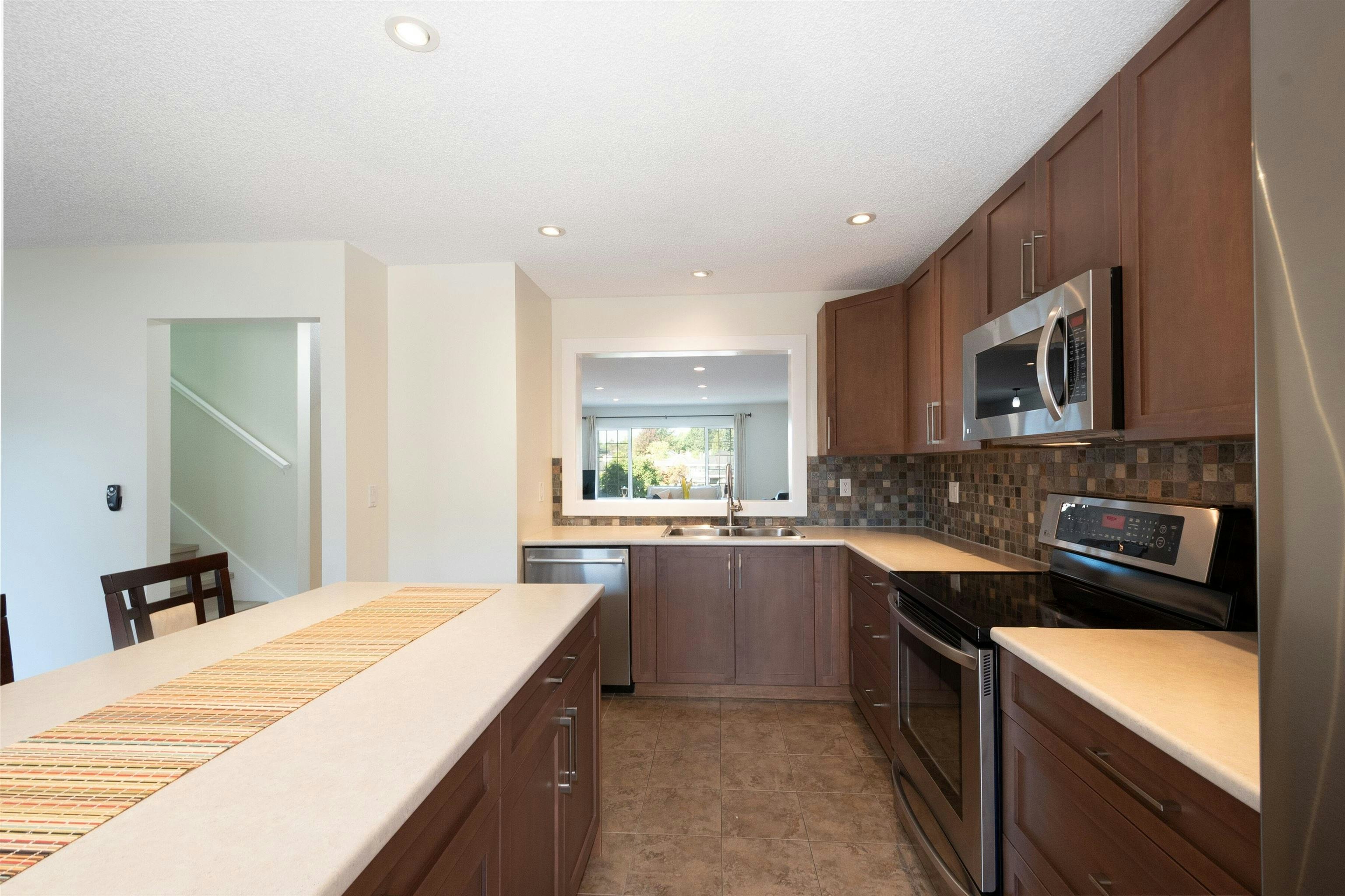 138-1140 Castle Crescent, Port Coquitlam, BC, V3C 5R1 - 10