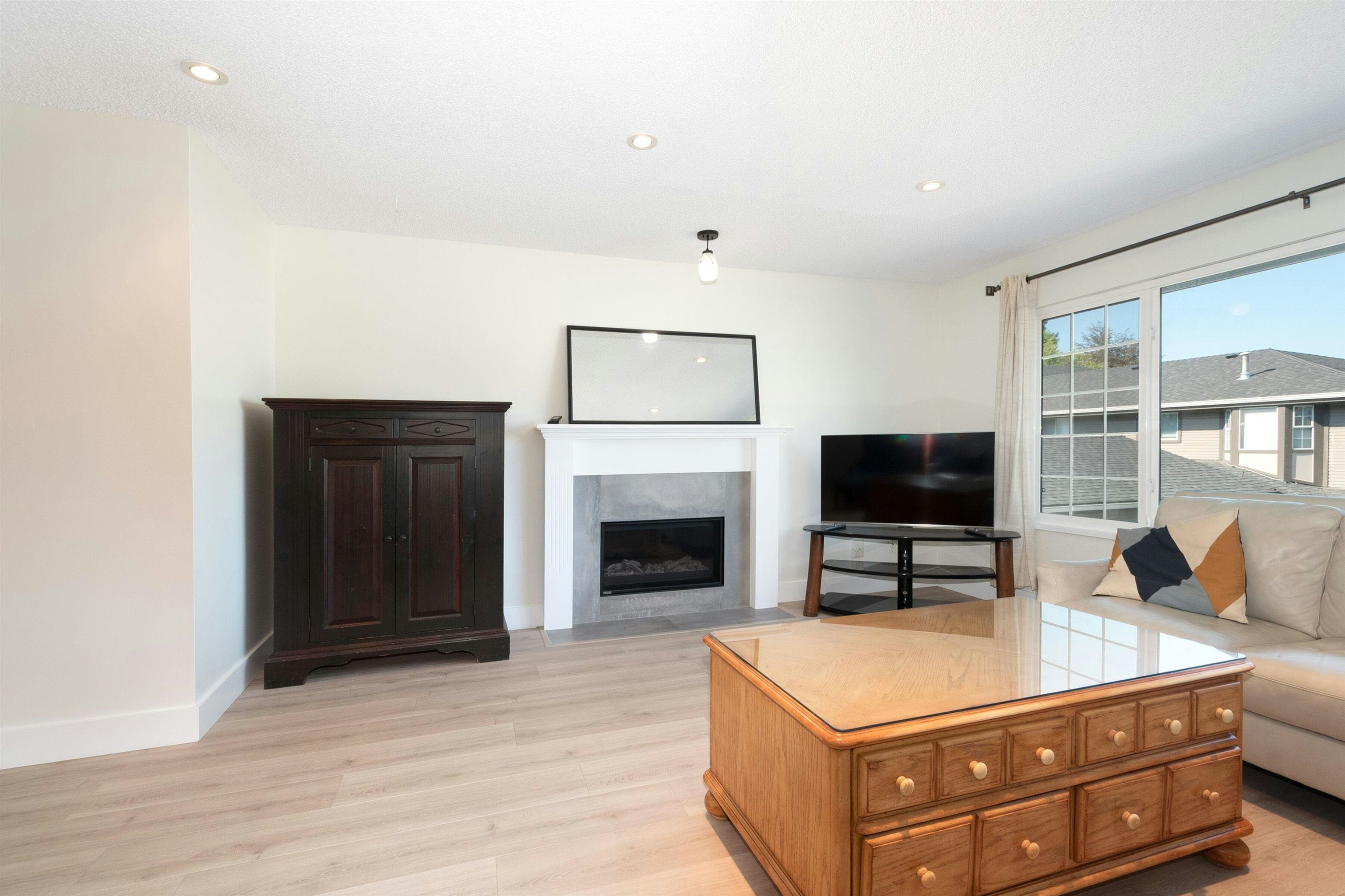 138-1140 Castle Crescent - 4