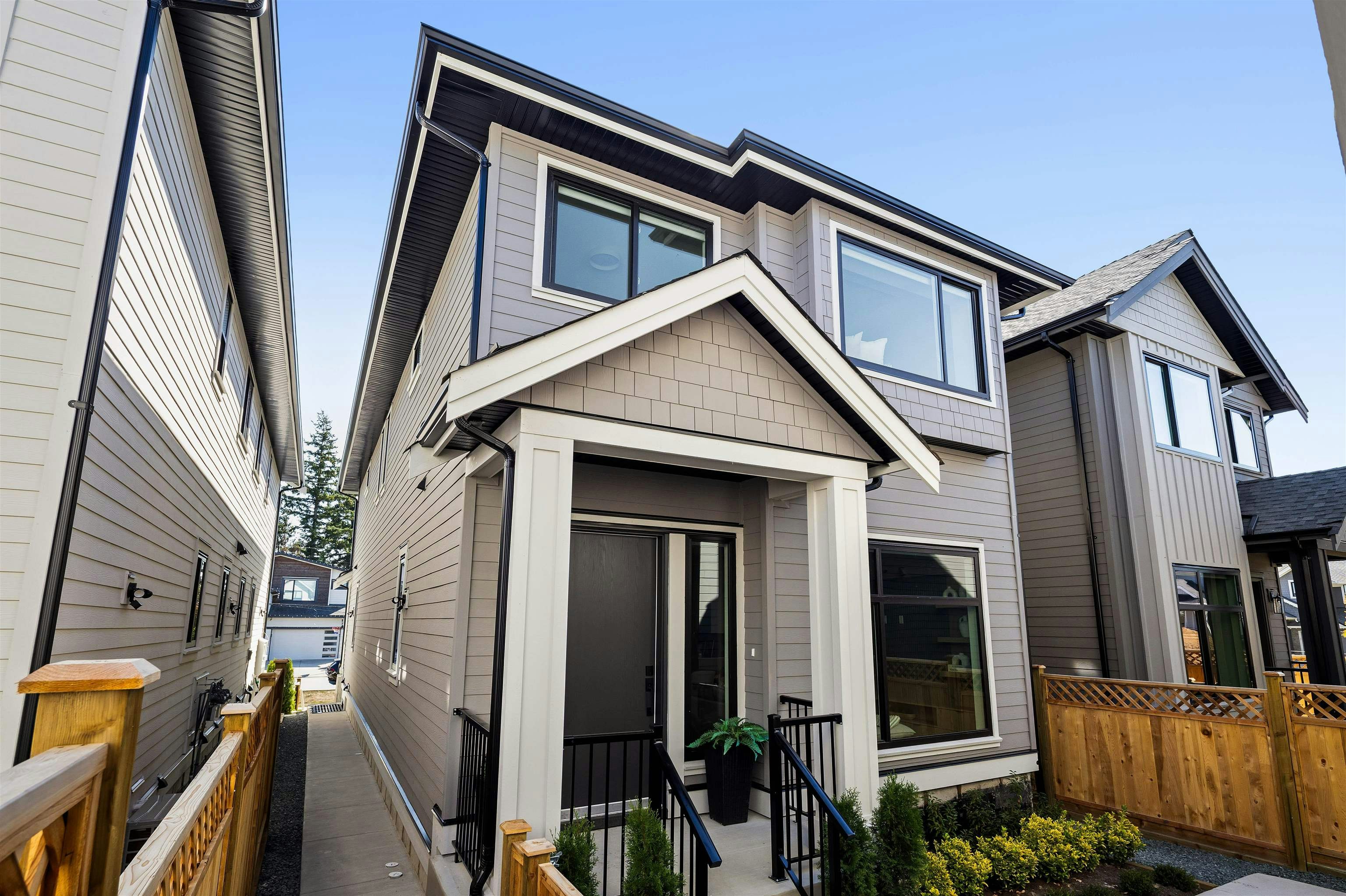 102-16761 21 Avenue, Surrey, BC, V3Z 9X8
