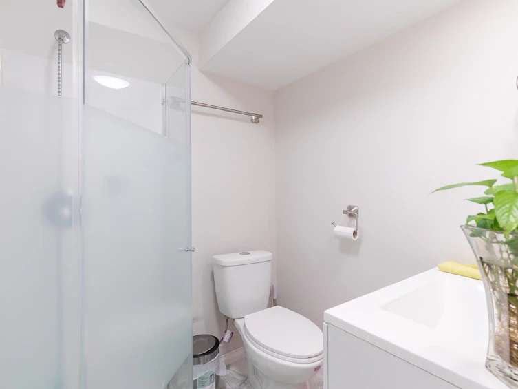 380 E 58th Avenue, Vancouver, BC, V5X 1V9 - 24