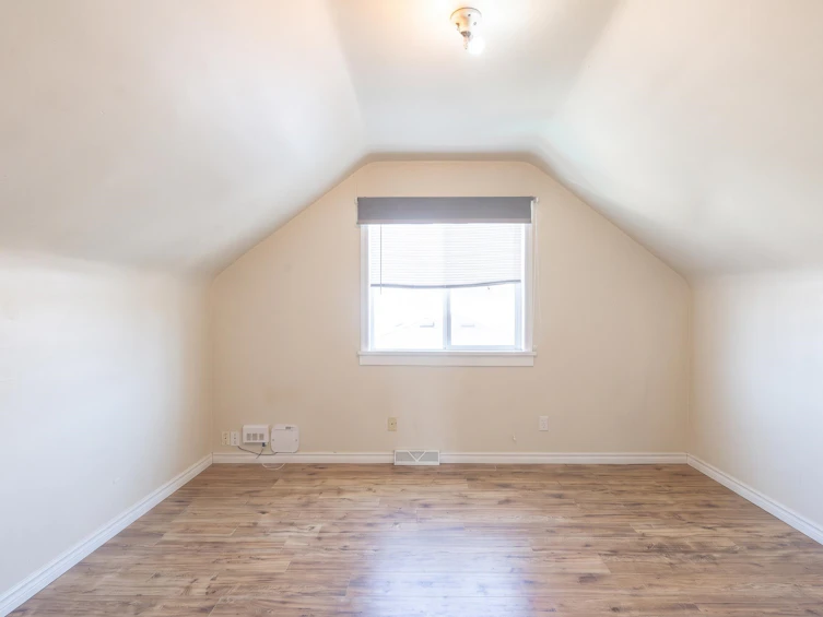 380 E 58th Avenue, Vancouver, BC, V5X 1V9 - 11