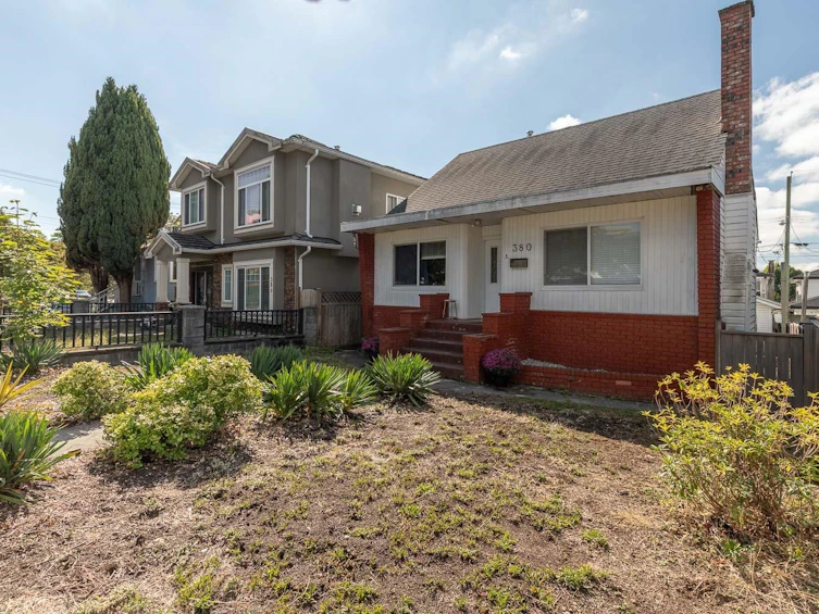 380 E 58th Avenue, Vancouver, BC, V5X 1V9 - 2