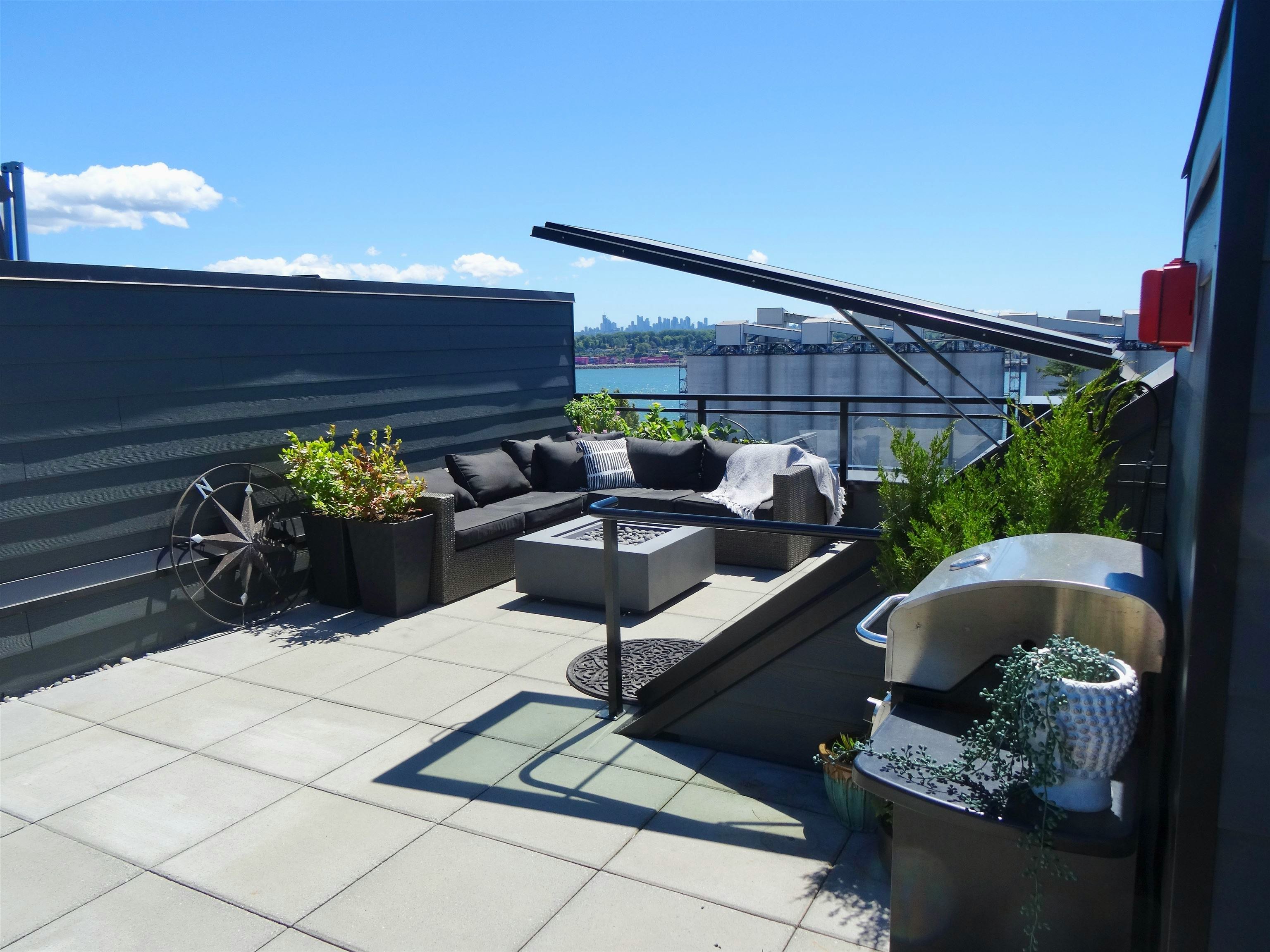 444-545 E 2nd Street, North Vancouver, BC, V7L 1E1