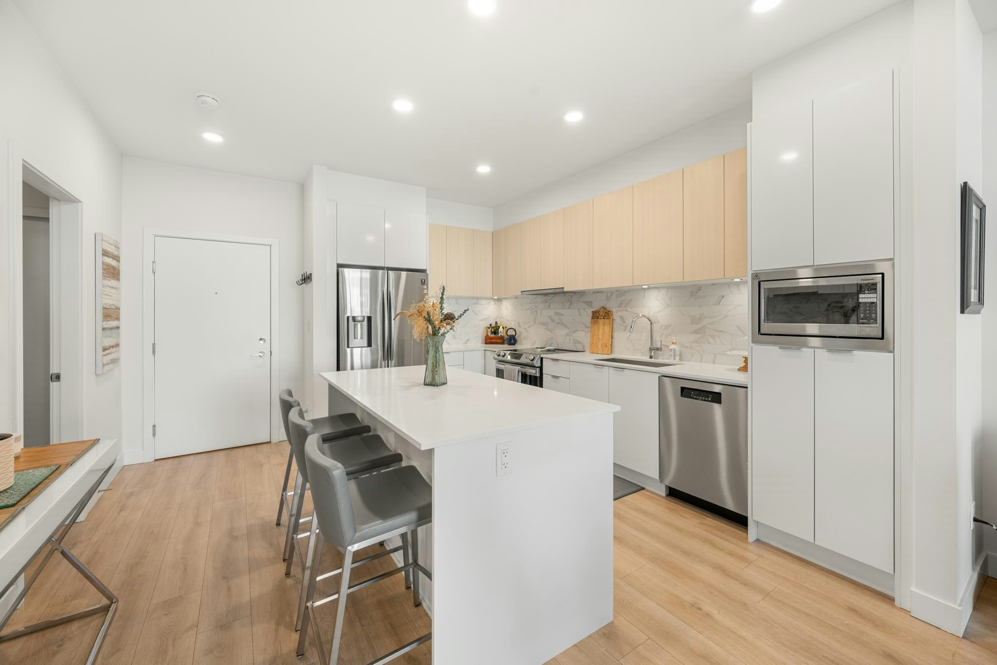 413-1792 Starling Drive - 3