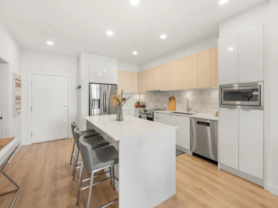 413-1792 Starling Drive - 3